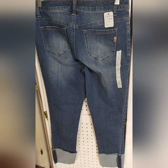 1822 Denim Taylor Skinny Crop - Picture 3 of 3
